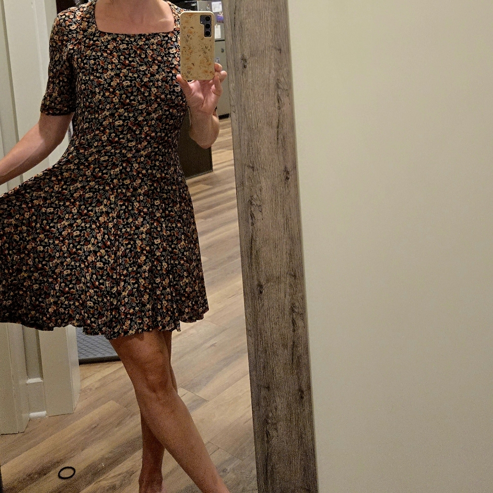 Size S Square Neckline Floral Dress